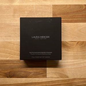 Laura Mercier Matte Radiance Baked Powder